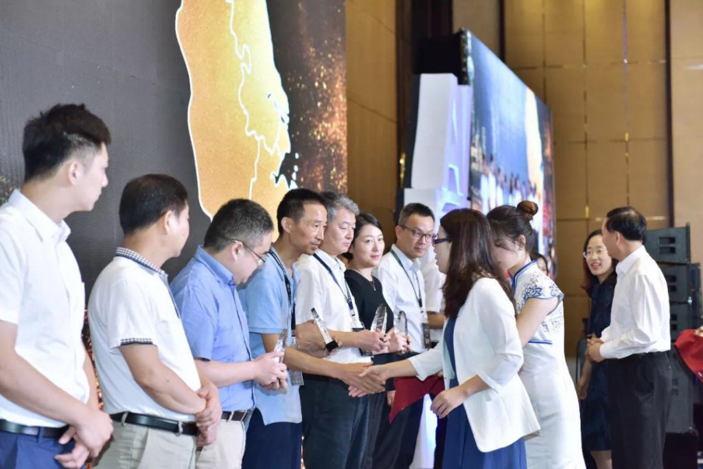 木鱼小铺亮相“长三角数据智能合作（上海）峰会”，诚邀您共掘小程序千亿市场