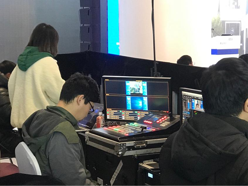 项目团队布置沙龙现场